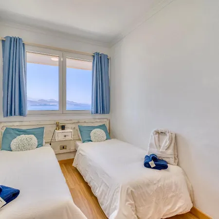 2 Bedrooms & Spectacular Views In Part Of Canteras Las Palmas de Gran Canaria